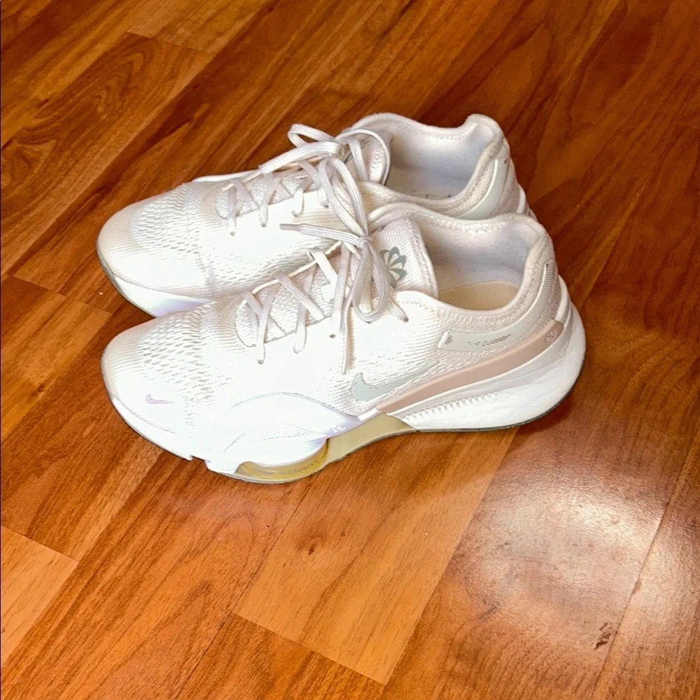 Nike Zoom SuperRep air 4 Cream Sneakers with Canvas Material